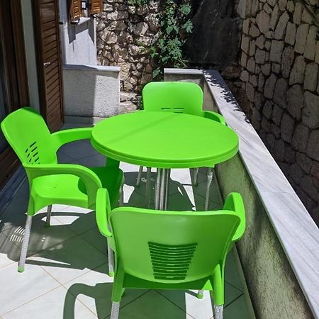 סרנדה Hasani Apartments מראה חיצוני תמונה